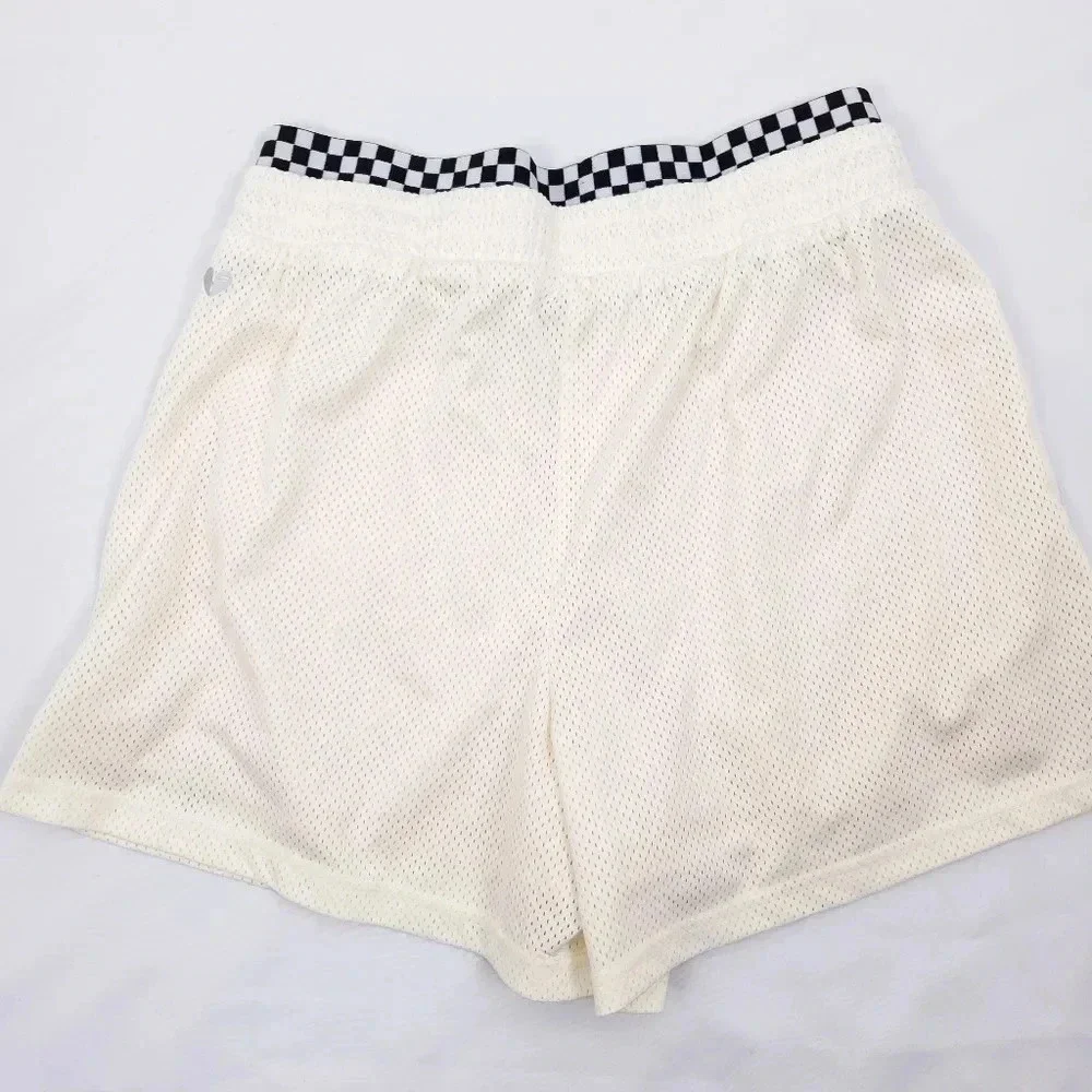 🤸🏽♀️🤾♀️🤽🏼♀️ Fabletics Three-Point Basketball Short 🏀🤸🏽♀️🤾♀️🤽♀️ - Picture 2 of 13